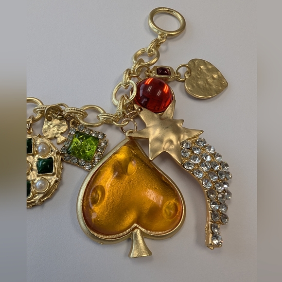 VTG GOLD TONE CHUNKY CHARM BRACELET - Picture 4 of 12